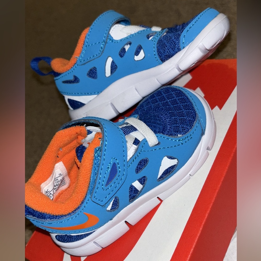 Nike Free Run 2 laser blue orange toddler summer easy on soft running shoe
